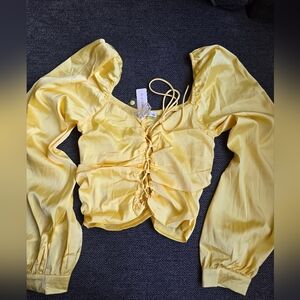 ✨️ Yellow Long sleeve Crop Top ✨️